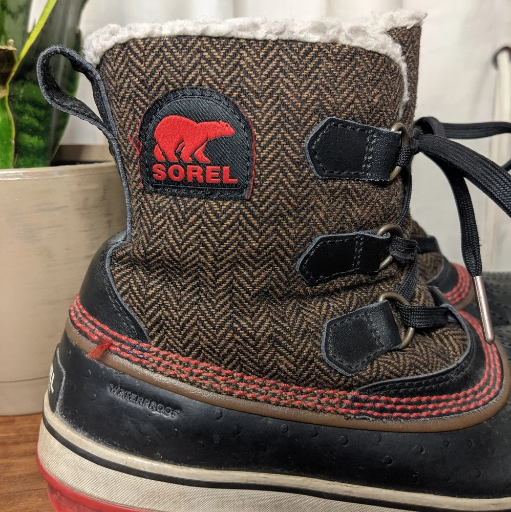 Sorel Tivoli brown black waterproof winter boots Size 6.5